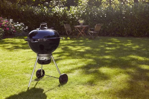 Weber Master-Touch 57cm Charcoal BBQ Black