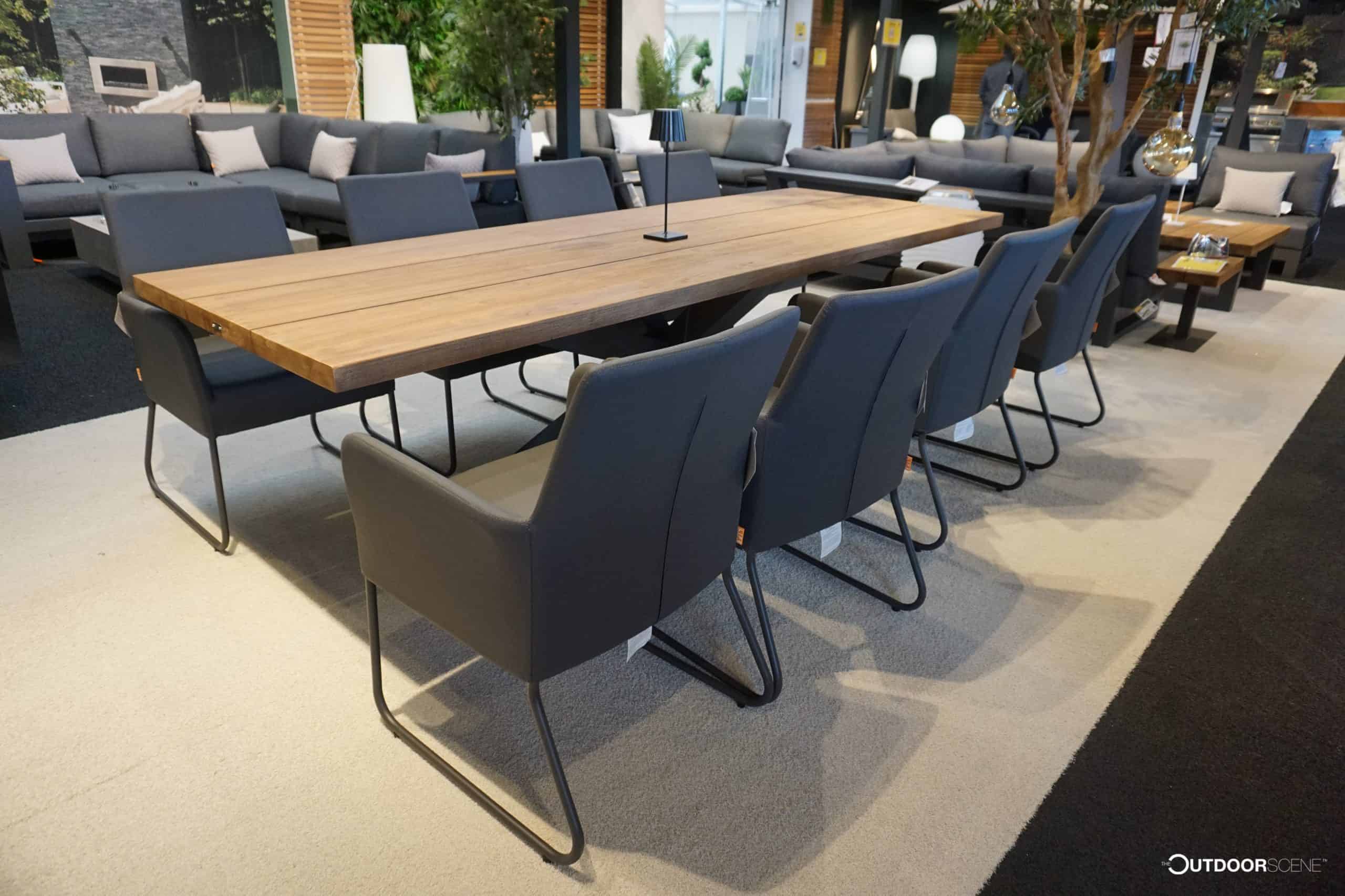 Modern outdoor dining shop table and chairs