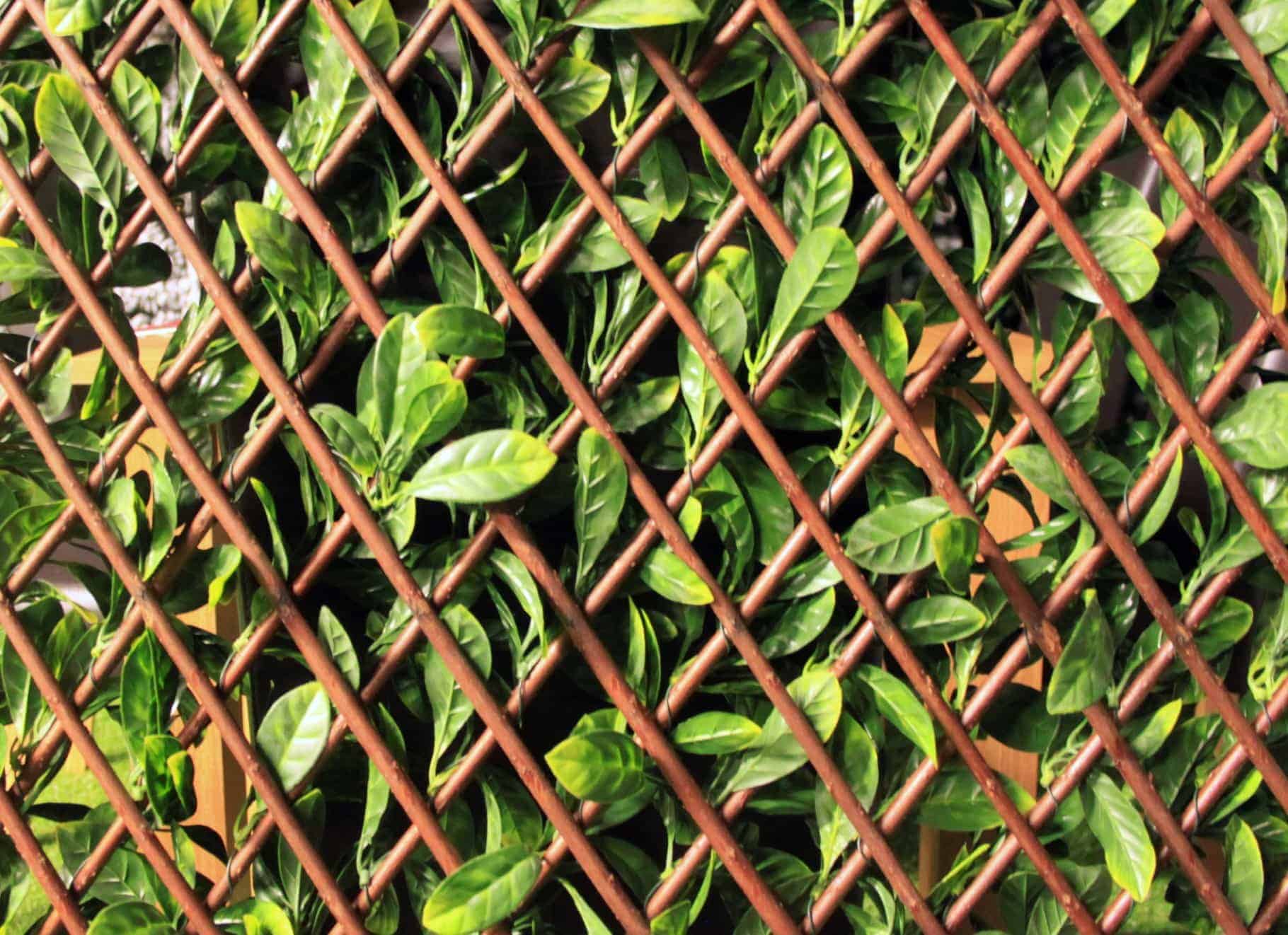 WonderWal Artificial Hedge Screening Trellis Laurel Leaf