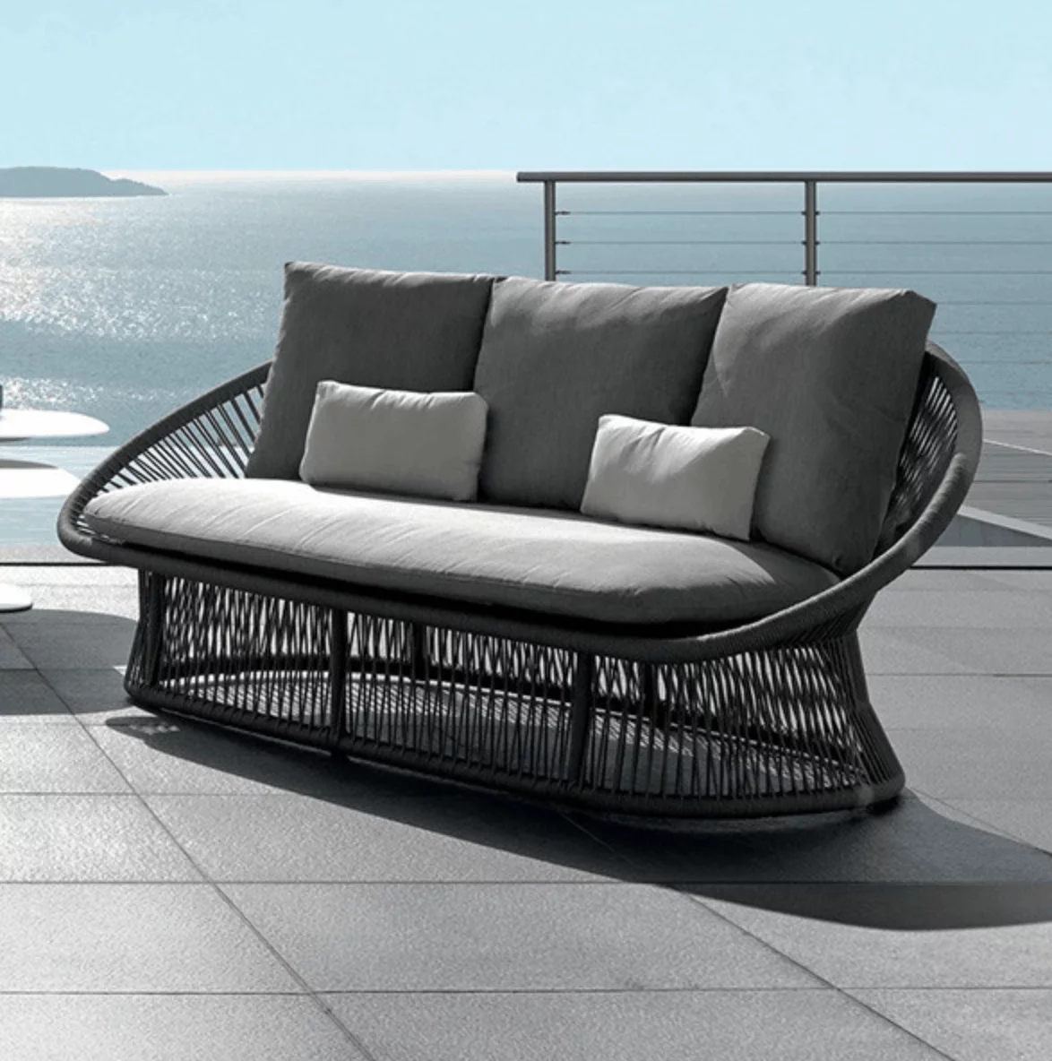 Spade Aluminum Round Rope Outdoor Furniture Collection