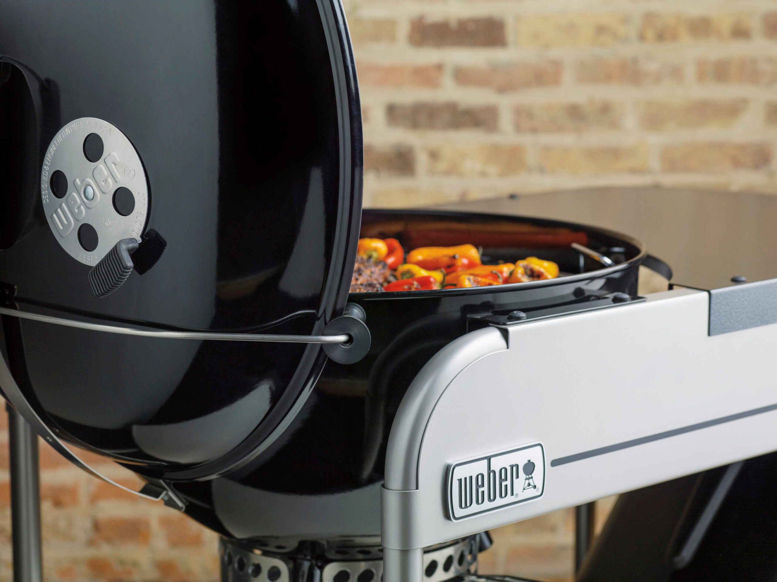Weber Performer Deluxe 57cm