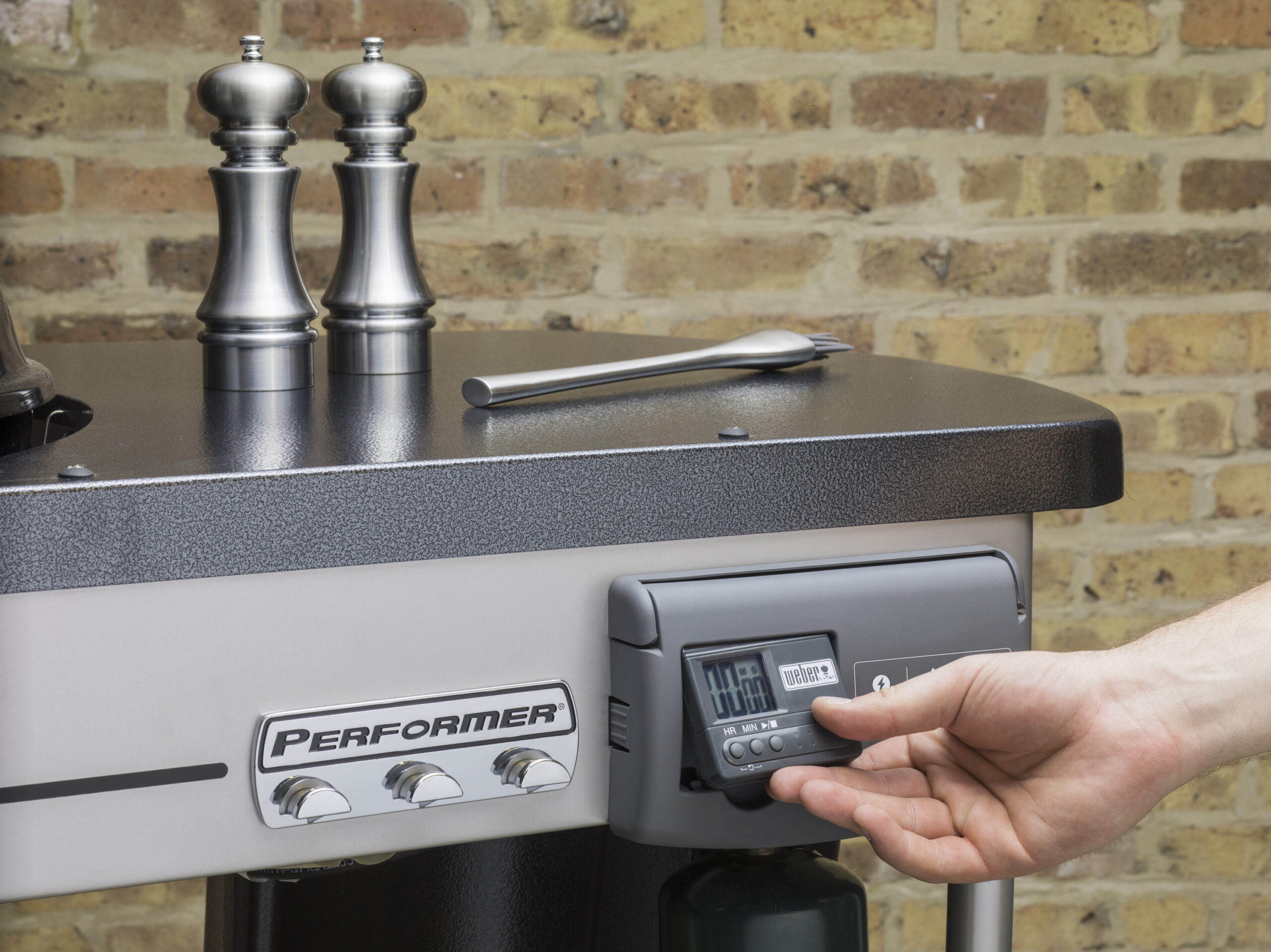 Weber Performer Deluxe 57cm