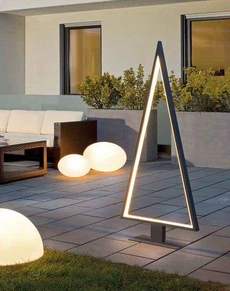 Fir Black Outdoor Lamp 160cm