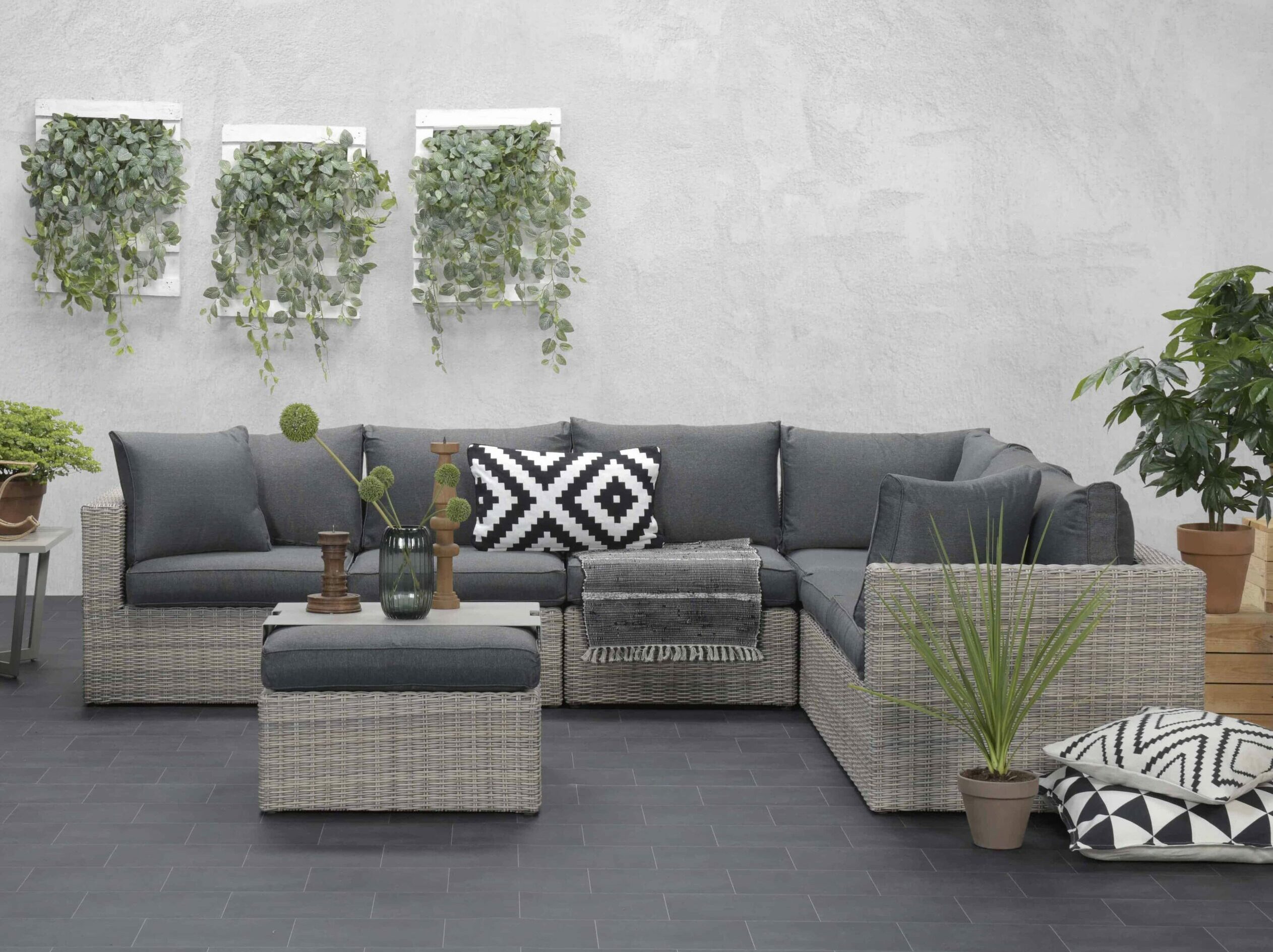 The Sousse Outdoor Corner Sofa Set With Ottoman