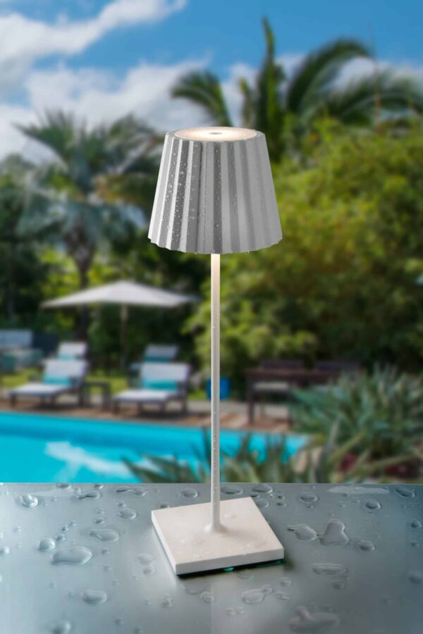 Daisy Outdoor Table Lamp Pistachio