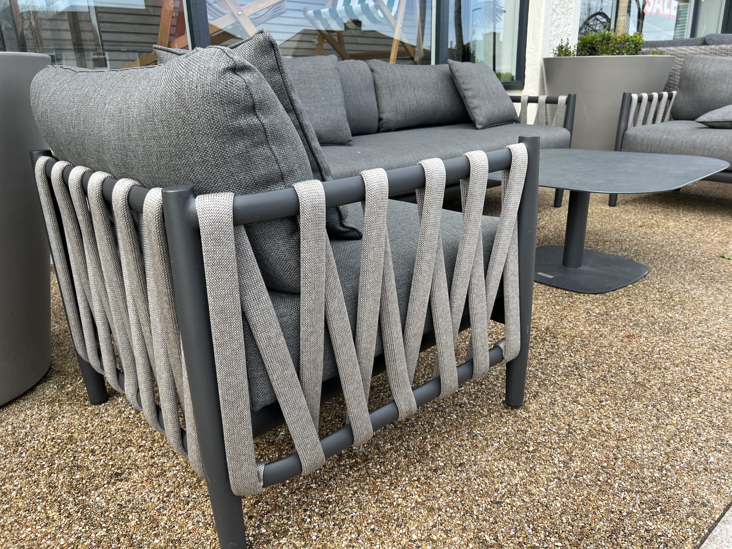 Switch Rope Outdoor Furniture Set