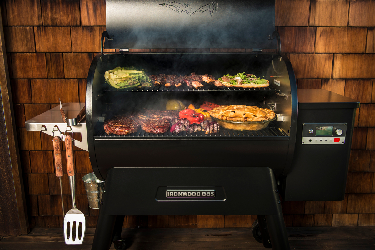 Traeger Ironwood Series 885 Pellet Grill