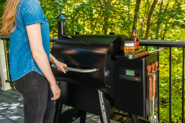 Traeger Pro 575 Pellet Grill – Black