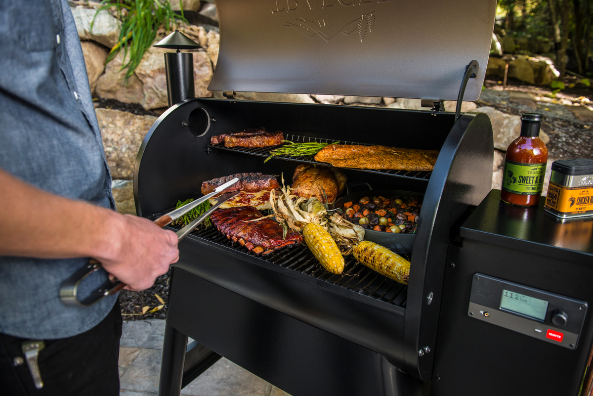 Traeger Pro 780 Pellet Grill – Black