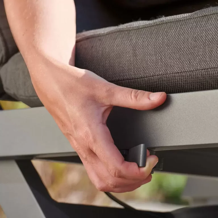 Lever for seat adjustment for the Laguna Lounge Chairs