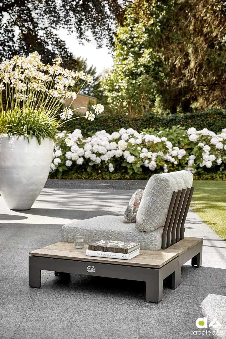 Sticks and More Sofa 144cm with Aluminium Taupe and SVLK Teak.