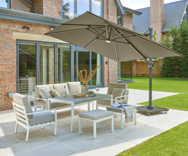 Royce Ambassador Parasol_The Outdoor Scene