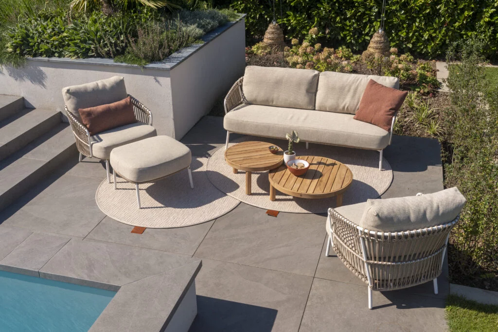 Dalias lounge set with Finn round coffee tables outdoor