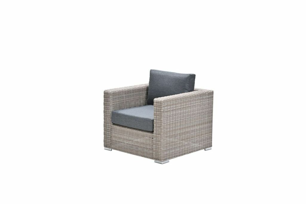 Indulge in luxury with the Tennessee Lounge Chair from The Outdoor Scene - The Outdoor Garden Furniture Specialists