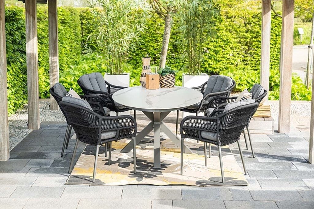 Scotland Table With Pescara Chairs - Outdoor Garden Furniture Ireland