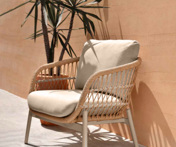 Bari Lounge Chair - Lifestyle Furniture