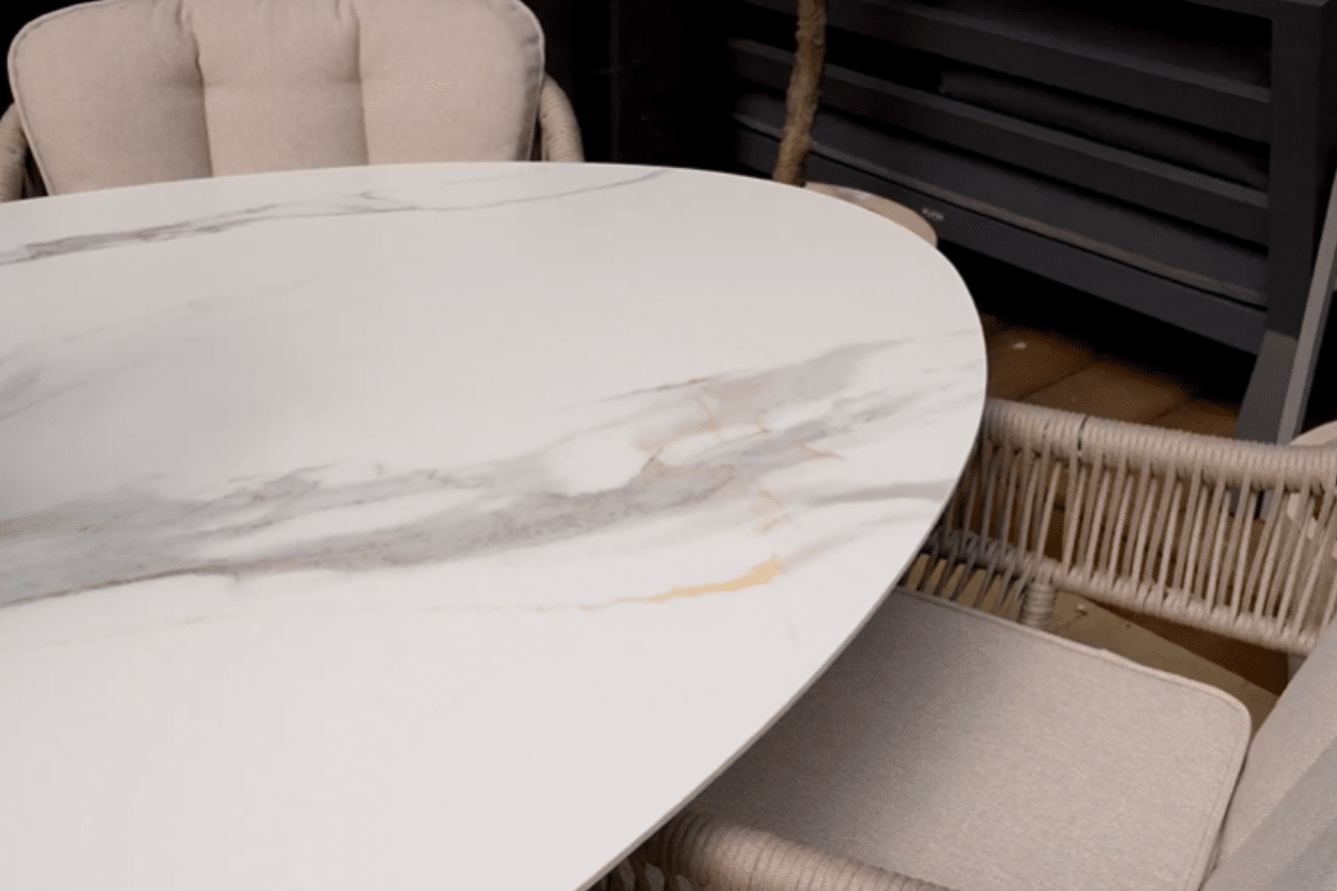 Scotland Table with Pescara Dining Chairs Set
