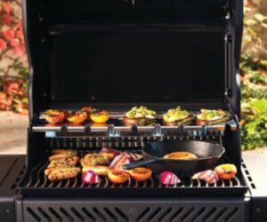 Napoleon Phantom Rogue SE 425 RSIB Gas BBQ Cooking