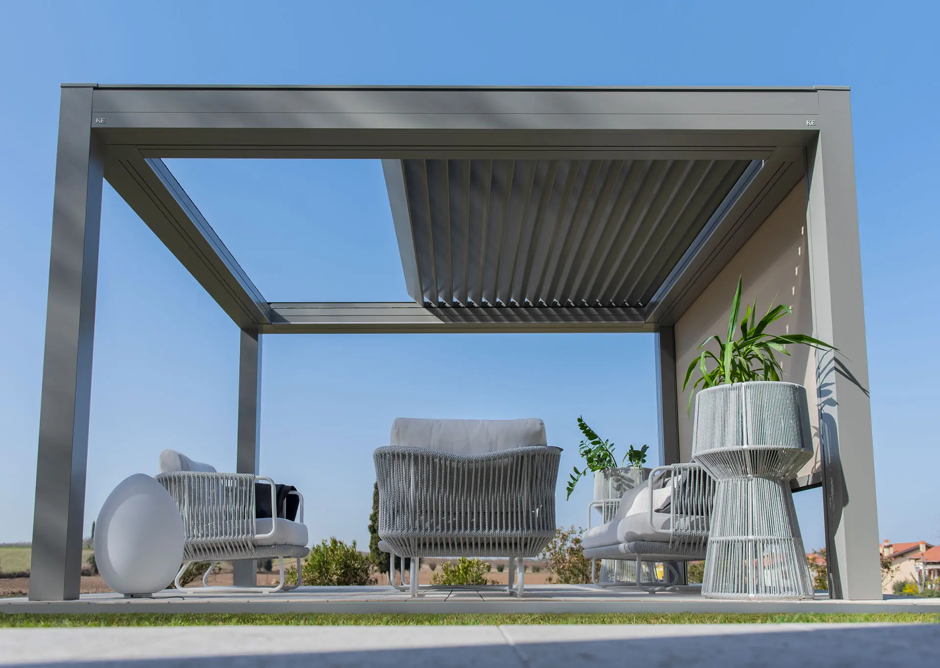 KE Kedry-Skylife Pergola with Retractable Roof