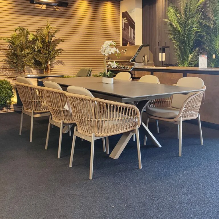 Outdoor.ie Carson dining table with 6 bari chairs outdoor furniture for sale in Dublin, Ireland.