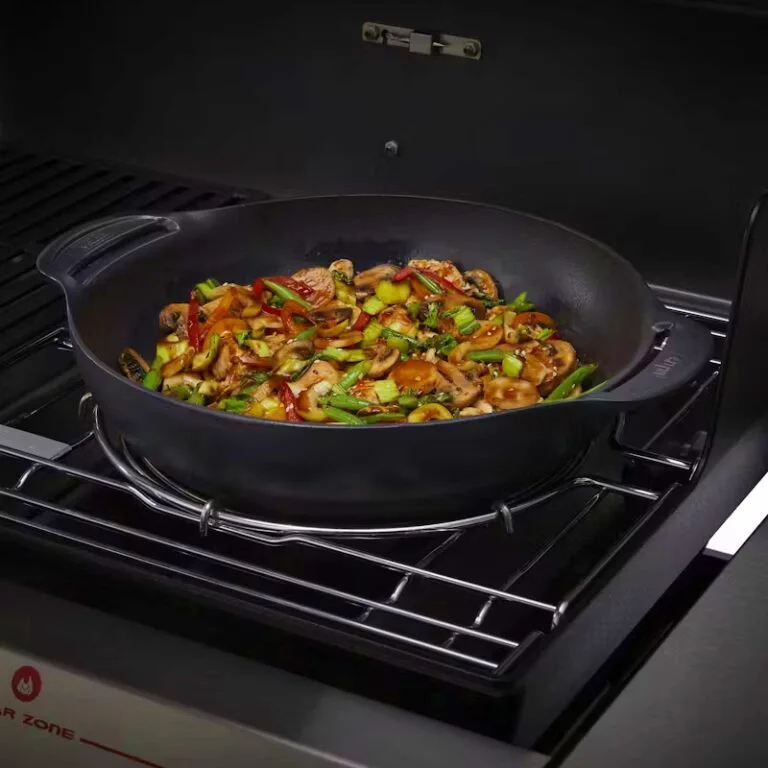 Weber Wok on Genesis_Chicken and Veggies