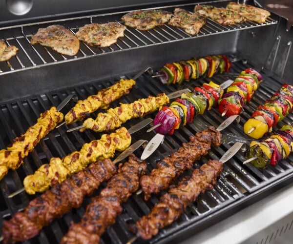 Weber Genesis 415 with food lifestyle side