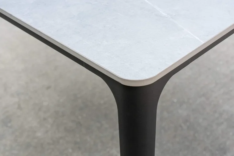 Marra Aluminium Dining table corner edge, Outdoor Garden furniture for Irish patio. Furniture for sale in Dublin 14. The Outdoor Scene best garden center Ireland