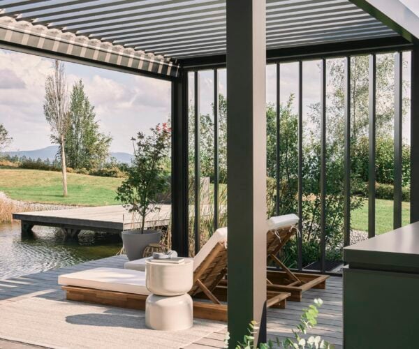 9003414922266_Pergola_4x3_dunkelgrau_Lam-silber_Sujet_8