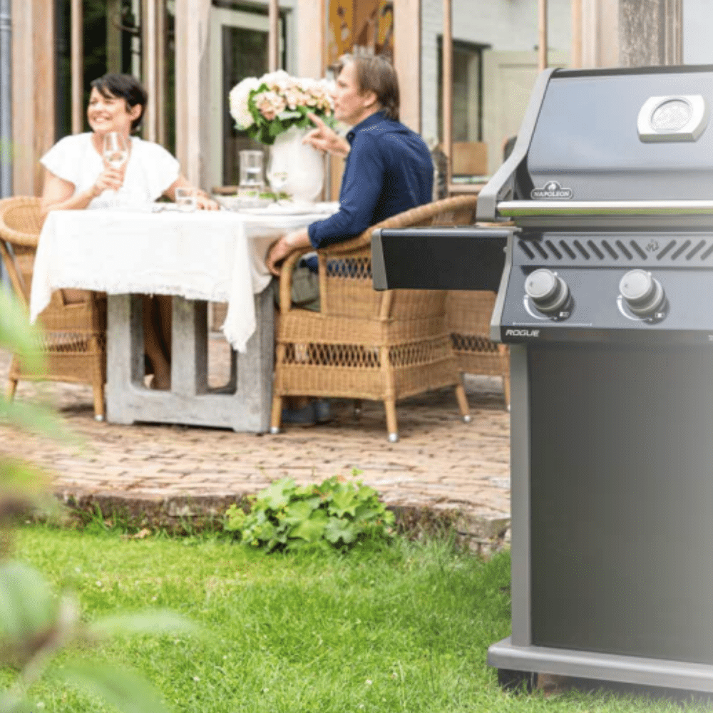Napoleon Rogue 525 Propane Gas BBQ – 4 burner