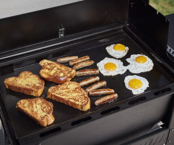 Searwood24_Food_FrenchToast-Sausage-Eggs_1043_1x1