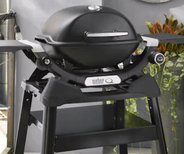 1501084-Weber-Q1200N-Gas-BBQ-balcony