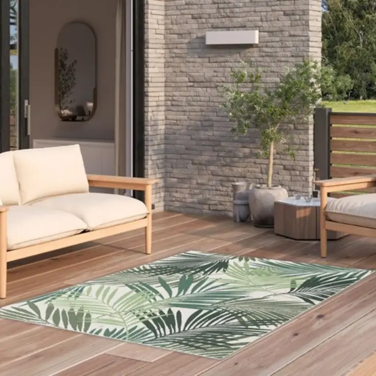 Naturalis carpet palm leaf green lifestyle pic