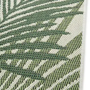 Naturalis carpet palm leaf green design