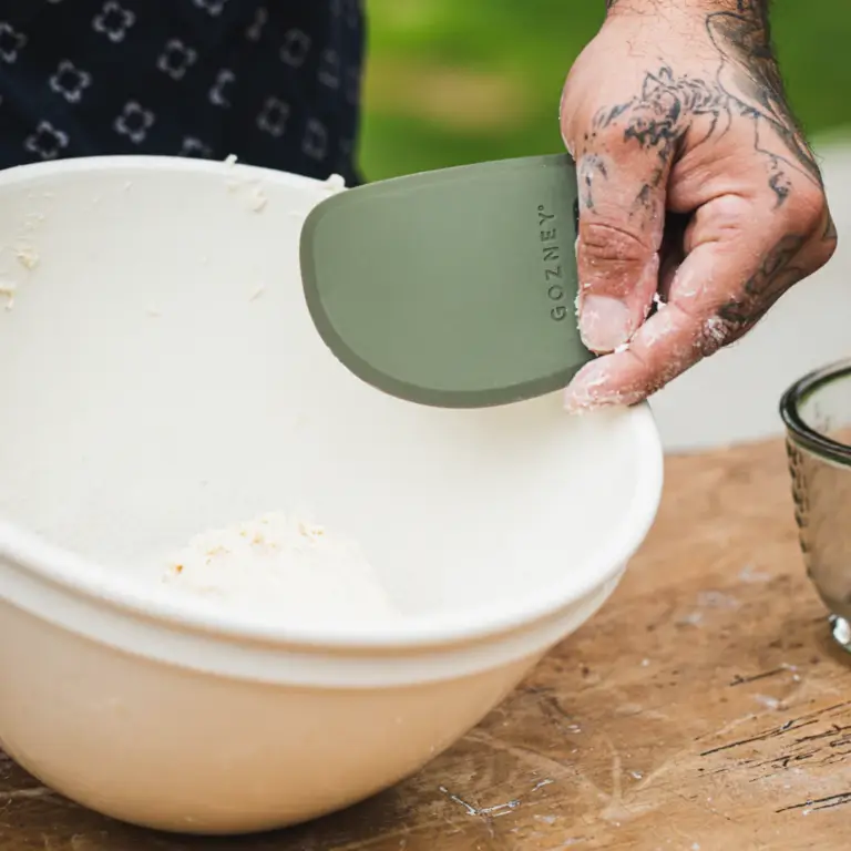 High-quality scraper with flexible edge for clean bowl scraping