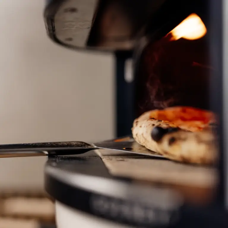 Professional Gozney Balance Turning Peel for pizza handling