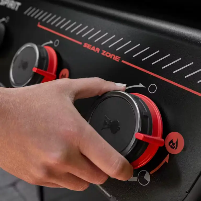 Snap-Jet Ignition lets you easily light individual burners with a one hand