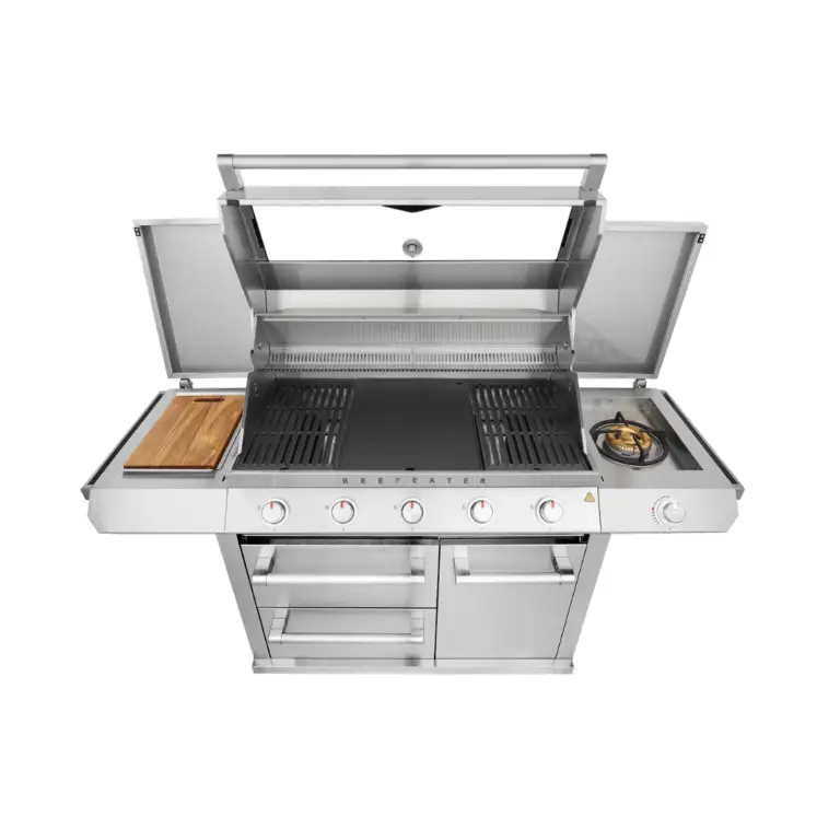 Beefeater 7000 Series Classic BBQ open lid